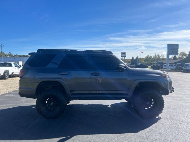 Used 2022 Toyota 4Runner TRD Sport w/ Technology Package AWD/4WD image 8