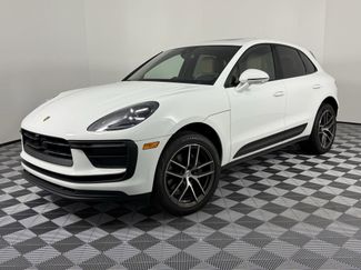 Used 2025 Porsche Macan image 1