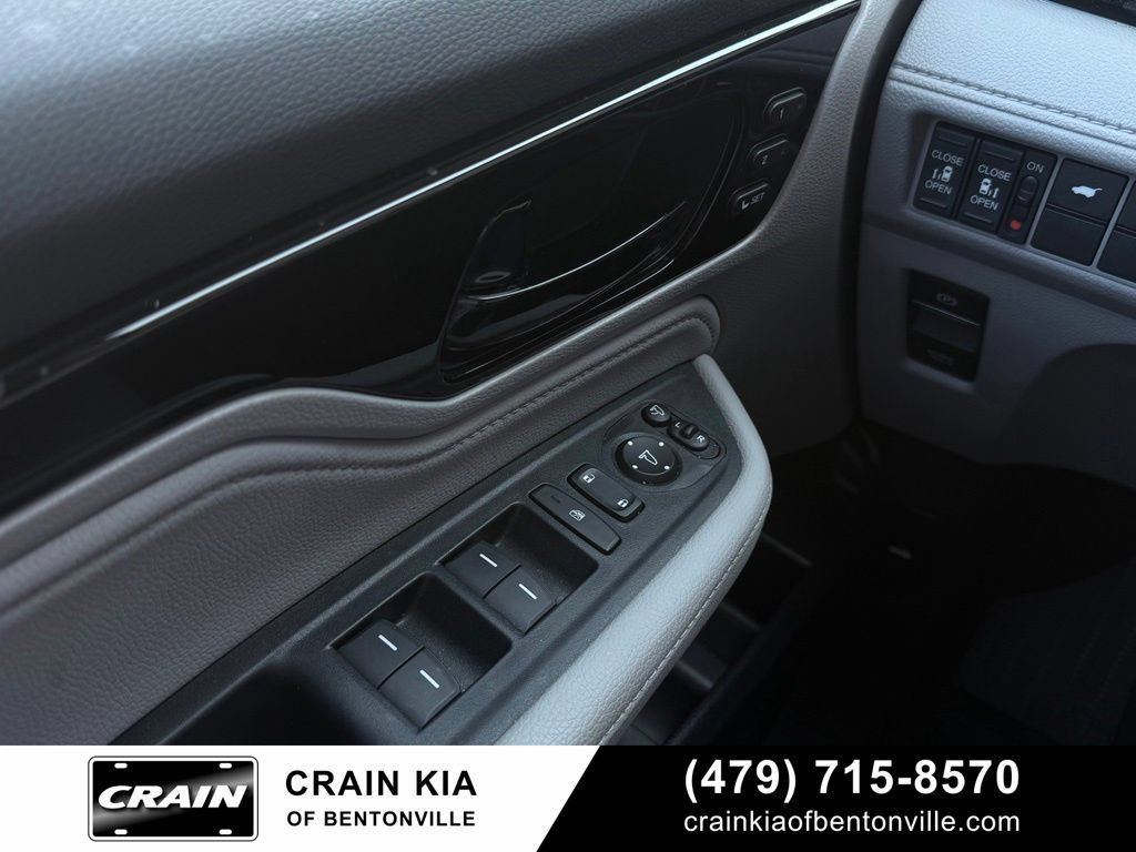 Used 2024 Honda Odyssey Elite image 10