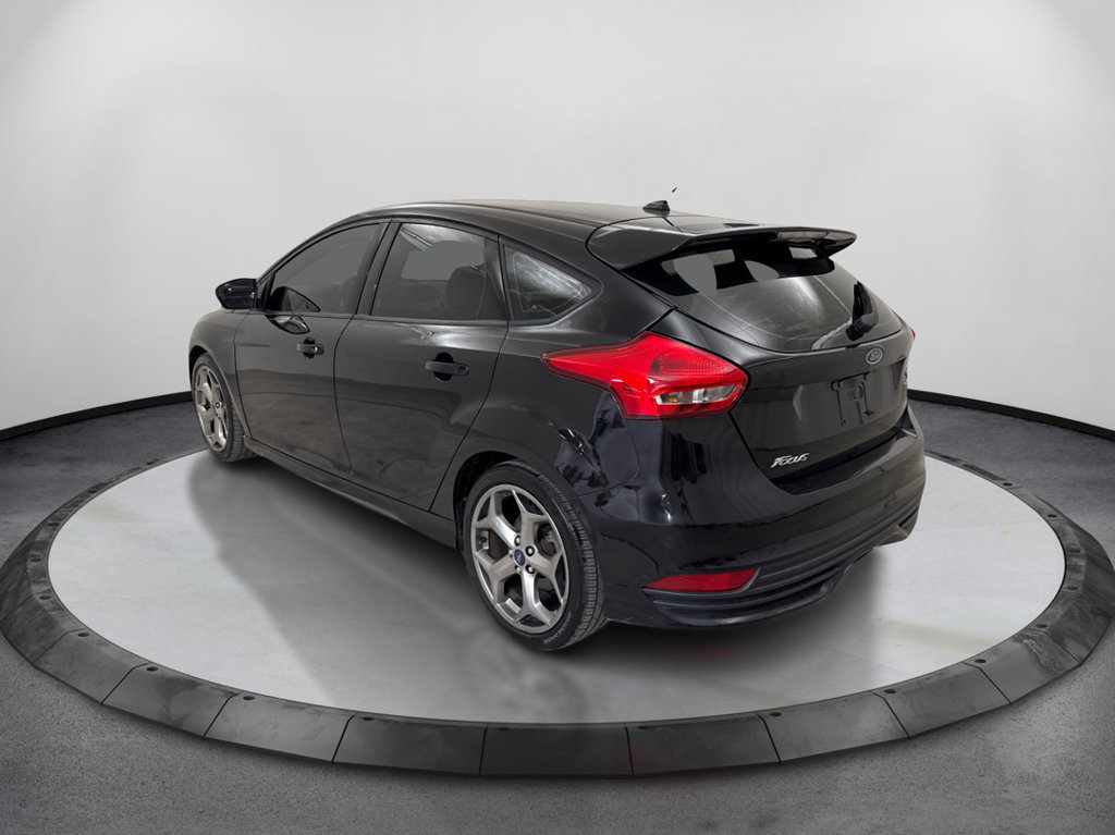 Used 2017 Ford Focus ST FWD image 8