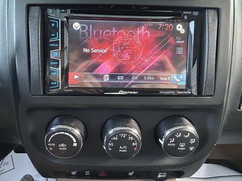 Used 2015 Jeep Patriot Limited w/ Sun/Sound Group AWD/4WD image 23