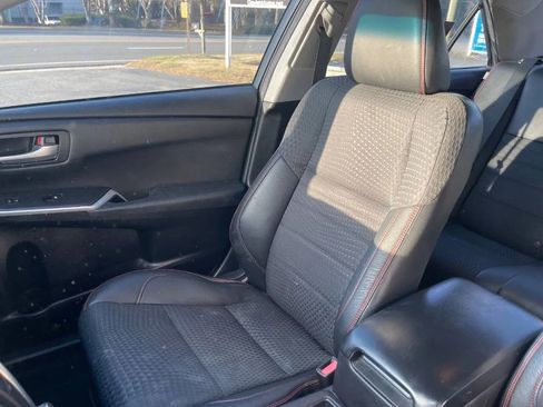 Used 2015 Toyota Camry SE FWD image 14