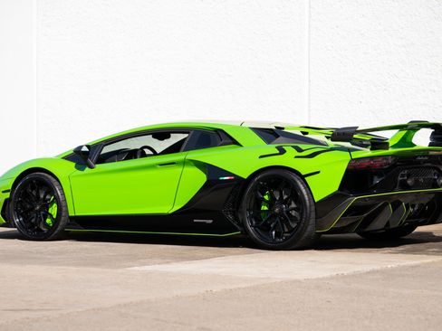 Used 2019 Lamborghini Aventador SVJ image 9