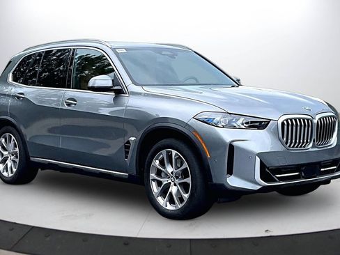 Used 2024 BMW X5 xDrive40i w/ Premium Package AWD/4WD image 2