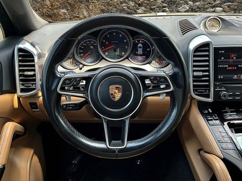 Used 2018 Porsche Cayenne Platinum Edition w/ Premium Package Plus image 5