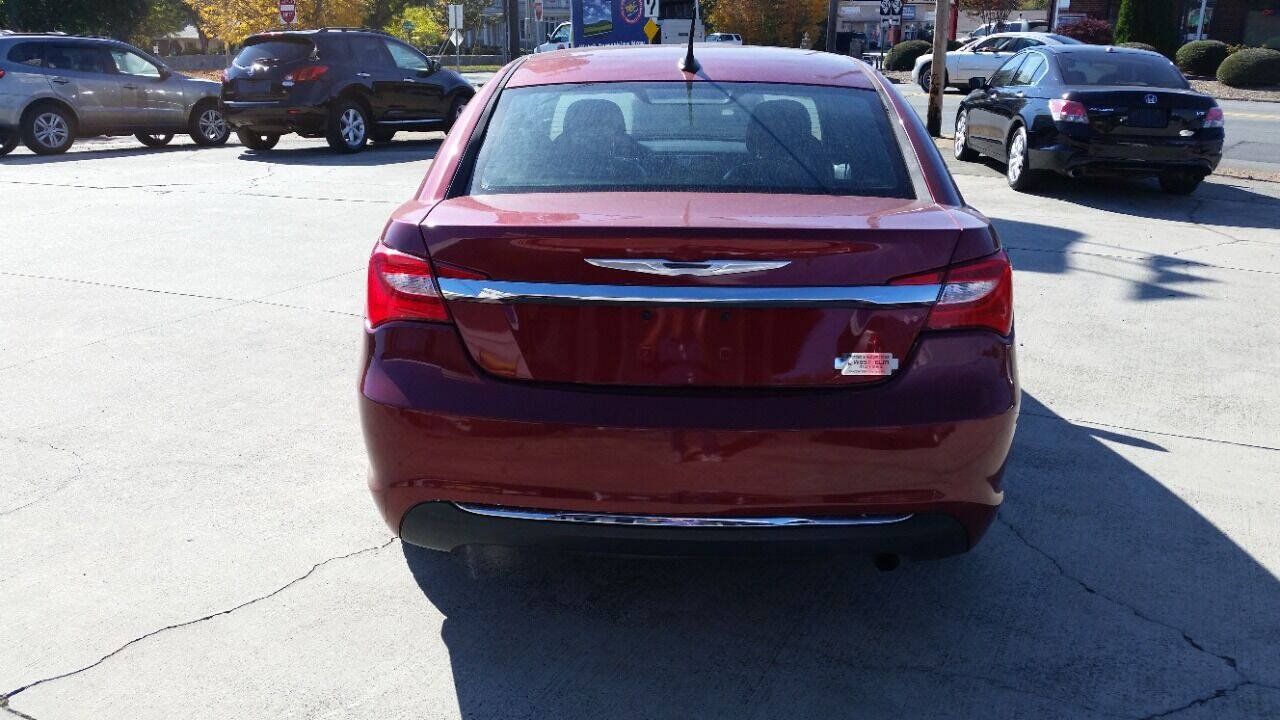 Used 2014 Chrysler 200 LX FWD image 5