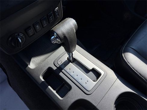 Used 2015 Nissan Frontier PRO-4X w/ Pro-4x Luxury Package image 11