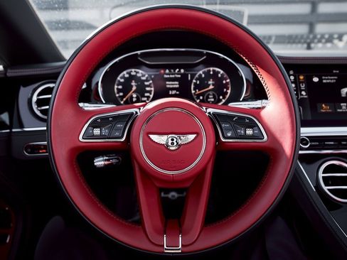 Used 2023 Bentley Continental GT Azure image 44