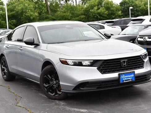 Used 2025 Honda Accord SE image 2