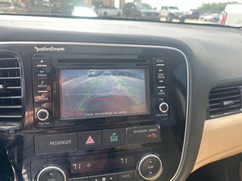 Used 2016 Mitsubishi Outlander GT AWD/4WD image 12