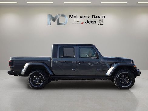 New 2026 Jeep Gladiator Willys AWD/4WD image 6