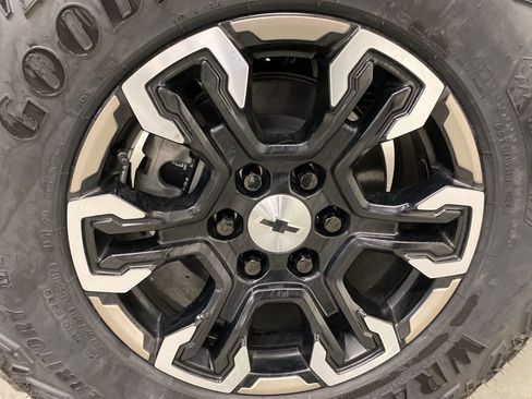 New 2025 Chevrolet Silverado 1500 ZR2 w/ Technology Package AWD/4WD image 25