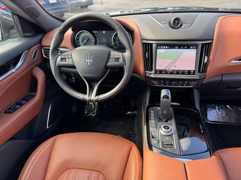 Used 2022 Maserati Levante GT image 19