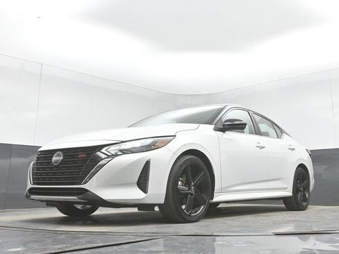 Used 2024 Nissan Sentra SR w/ Lighting Package FWD image 40