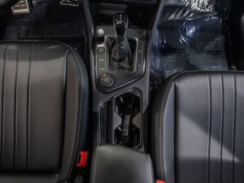 Used 2024 Volkswagen Tiguan SE R-Line image 26