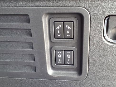 Used 2024 Chevrolet Traverse RS w/ LPO, Floor Liner Package image 22