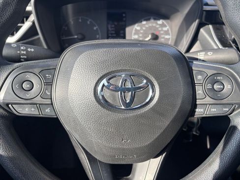 Used 2025 Toyota Corolla LE image 25