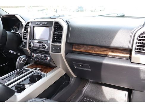 Used 2018 Ford F150 Lariat image 16