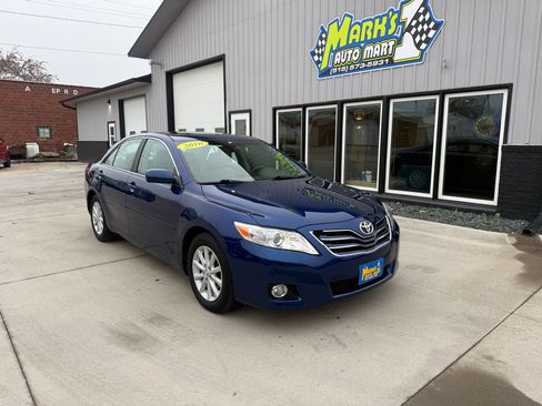 Used 2010 Toyota Camry image 1