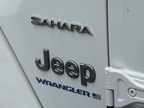 Used 2024 Jeep Wrangler Unlimited Sahara AWD/4WD image 6