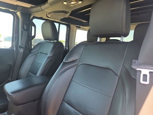 Used 2022 Jeep Wrangler Unlimited Sahara AWD/4WD image 42