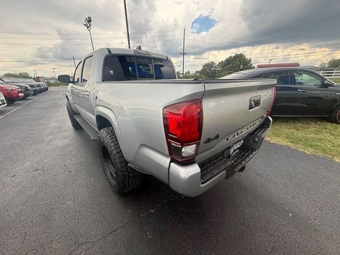 Used 2022 Toyota Tacoma SR AWD/4WD image 6