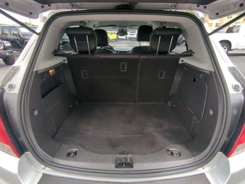 Used 2019 Chevrolet Trax LT w/ LT Convenience Package FWD image 14
