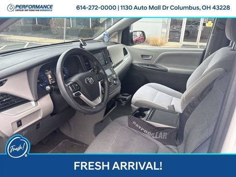 Used 2020 Toyota Sienna LE image 12