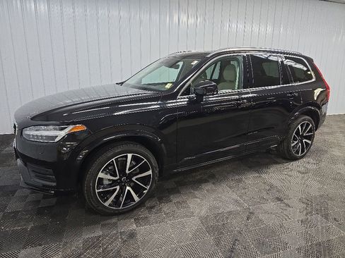 Used 2021 Volvo XC90 T6 Momentum AWD/4WD image 6