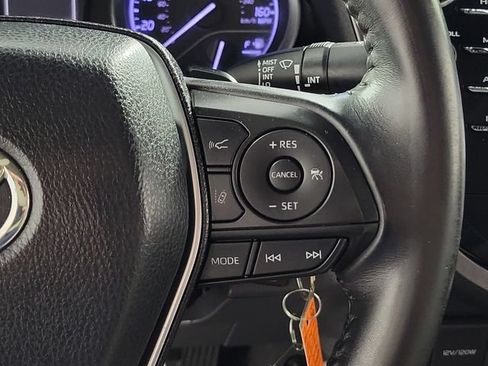 Used 2018 Toyota Camry SE FWD image 25