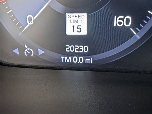 Used 2019 Volvo XC40 T5 Momentum image 26