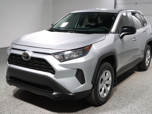 Used 2022 Toyota RAV4 LE image 30