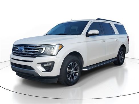 Used 2018 Ford Expedition Max XLT w/ Equipment Group 202A image 2