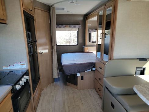 Used 2018 Mercedes-Benz Sprinter 3500 image 13