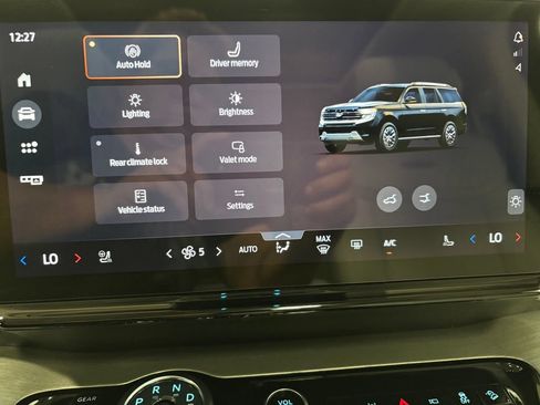 Used 2025 Ford Expedition Platinum AWD/4WD image 26