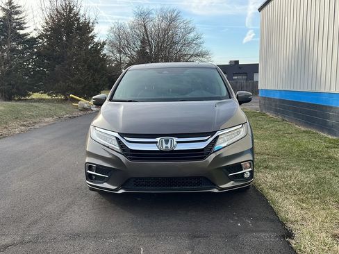 Used 2018 Honda Odyssey Touring image 2