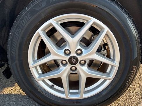 Used 2023 Ford Edge SEL image 9