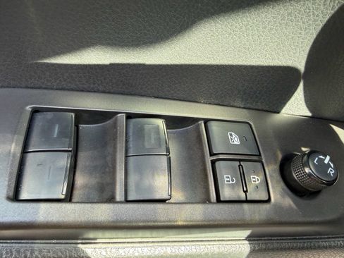 Certified 2026 Nissan Rogue SV AWD/4WD image 23