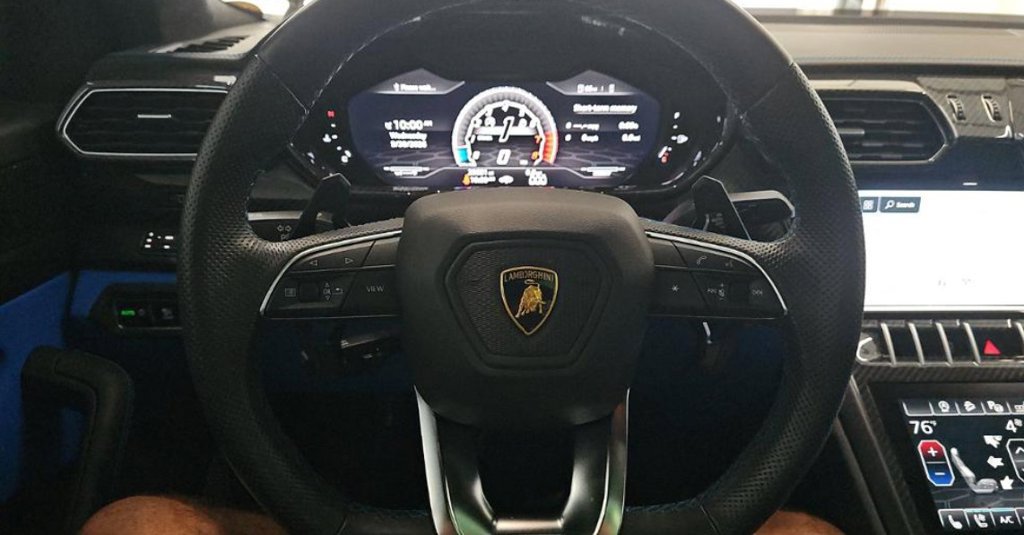 Used 2021 Lamborghini Urus AWD/4WD image 3