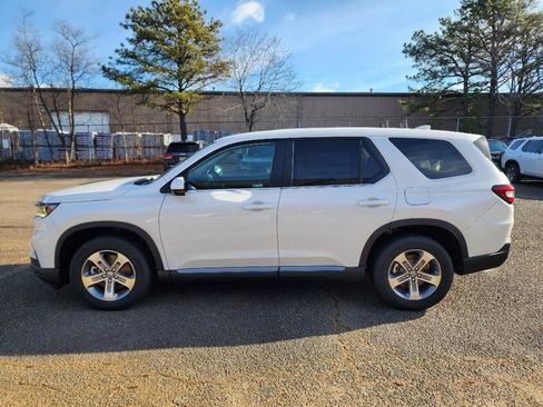 New 2025 Honda Pilot EX-L image 3