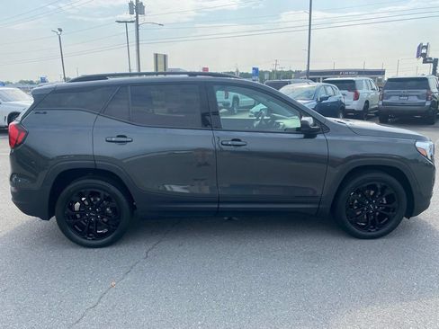 Used 2020 GMC Terrain SLE w/ Driver Convenience Package FWD image 9