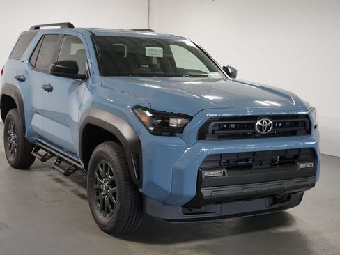New 2026 Toyota 4Runner SR5 AWD/4WD image 3