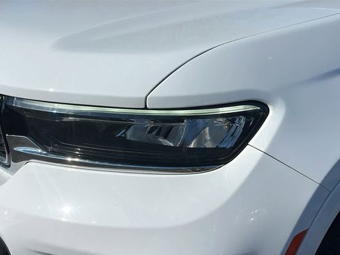 Used 2022 Jeep Grand Cherokee L Overland w/ Luxury Tech Group IV image 8