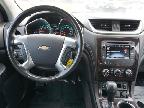 Used 2017 Chevrolet Traverse LT w/ Style and Technology Package AWD/4WD image 9
