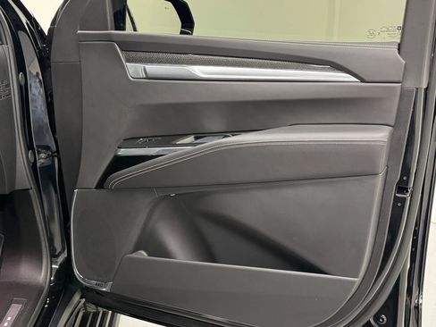 Used 2026 Cadillac Escalade ESV V w/ LPO, ONYX Package image 21