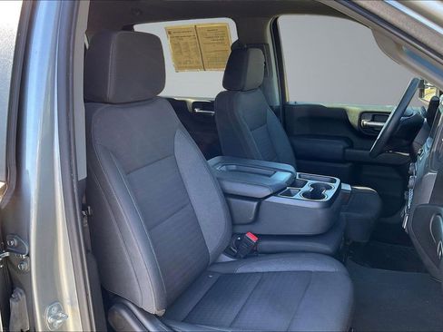 Used 2024 Chevrolet Silverado 2500 Custom w/ Custom Value Package image 7