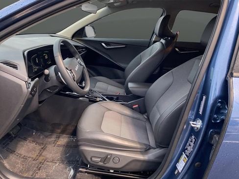 Certified 2024 Kia Niro EX image 4