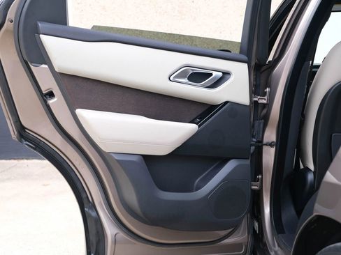 Used 2020 Land Rover Range Rover Velar R-Dynamic S image 25