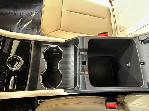 New 2025 Jeep Grand Cherokee Limited w/ Black Appearance Package image 33