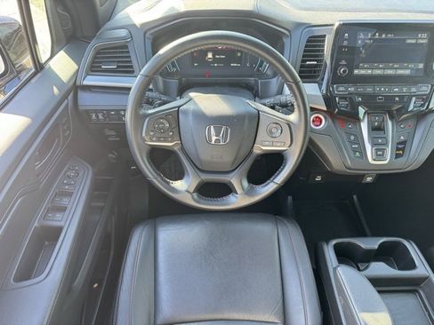 Used 2024 Honda Odyssey Sport image 13